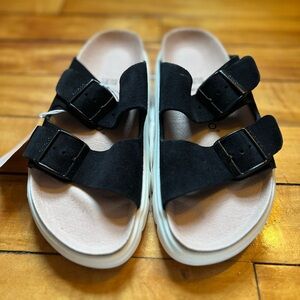 NIB Birkenstock Papillio Arizona Chunky Suede
Black
